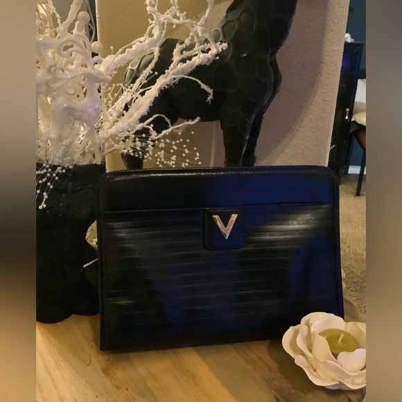 VGT Mario Valentino authentic. Black classy clutch/purse Gold Detail “Host Pick” - Picture 9 of 10